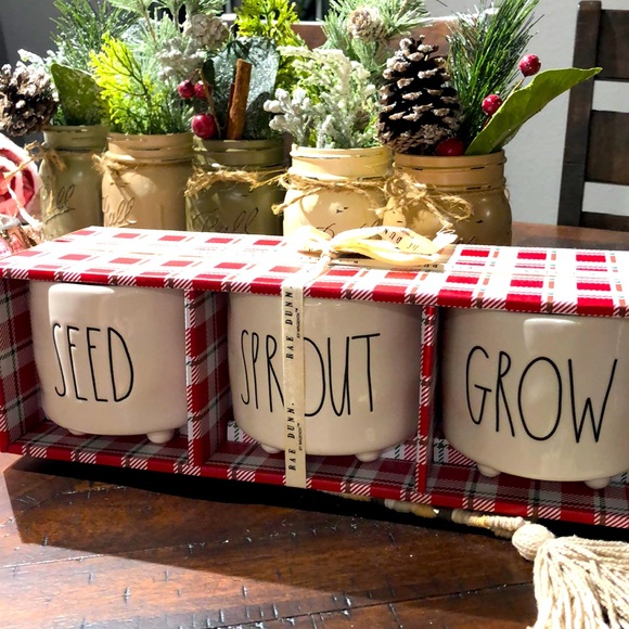 Rae Dunn Set it 3 Small Footed Planters